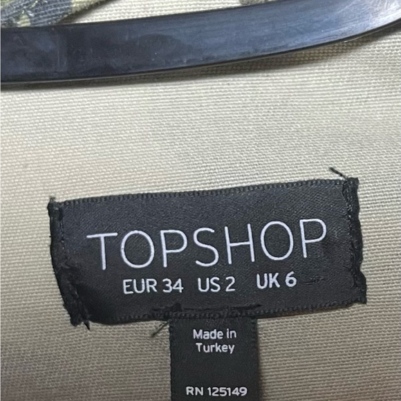 TOPSHOP camouflage women jacket with gold spikes & Guadalupe “Mother of Mary” - Picture 8 of 9